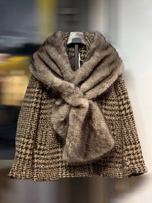 Écharpe en fourrure (Collection 2025)