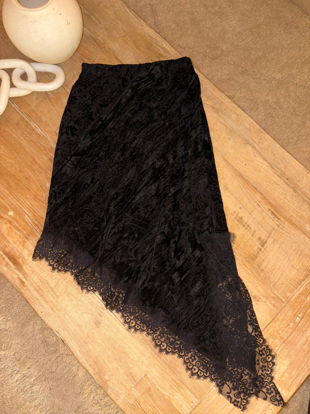 Jupe velour et dentelle